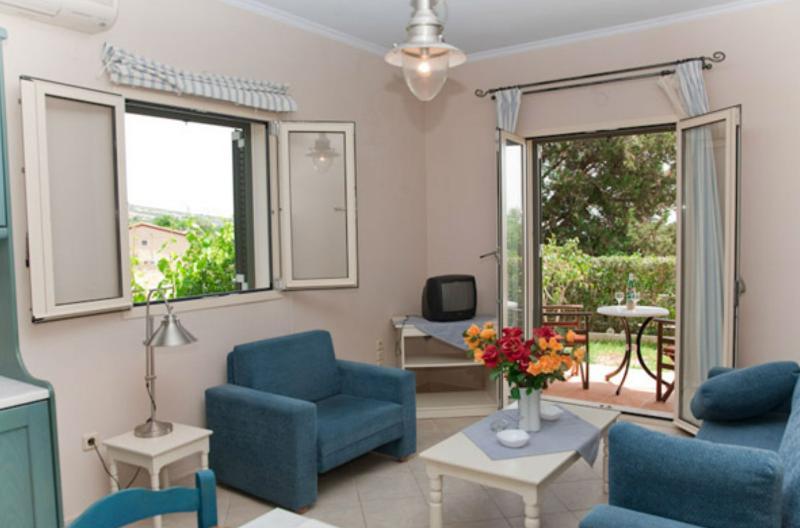 Liocharis Apartments Lourdata  Exterior foto