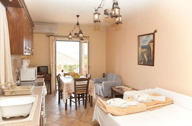 Liocharis Apartments Lourdata  Exterior foto